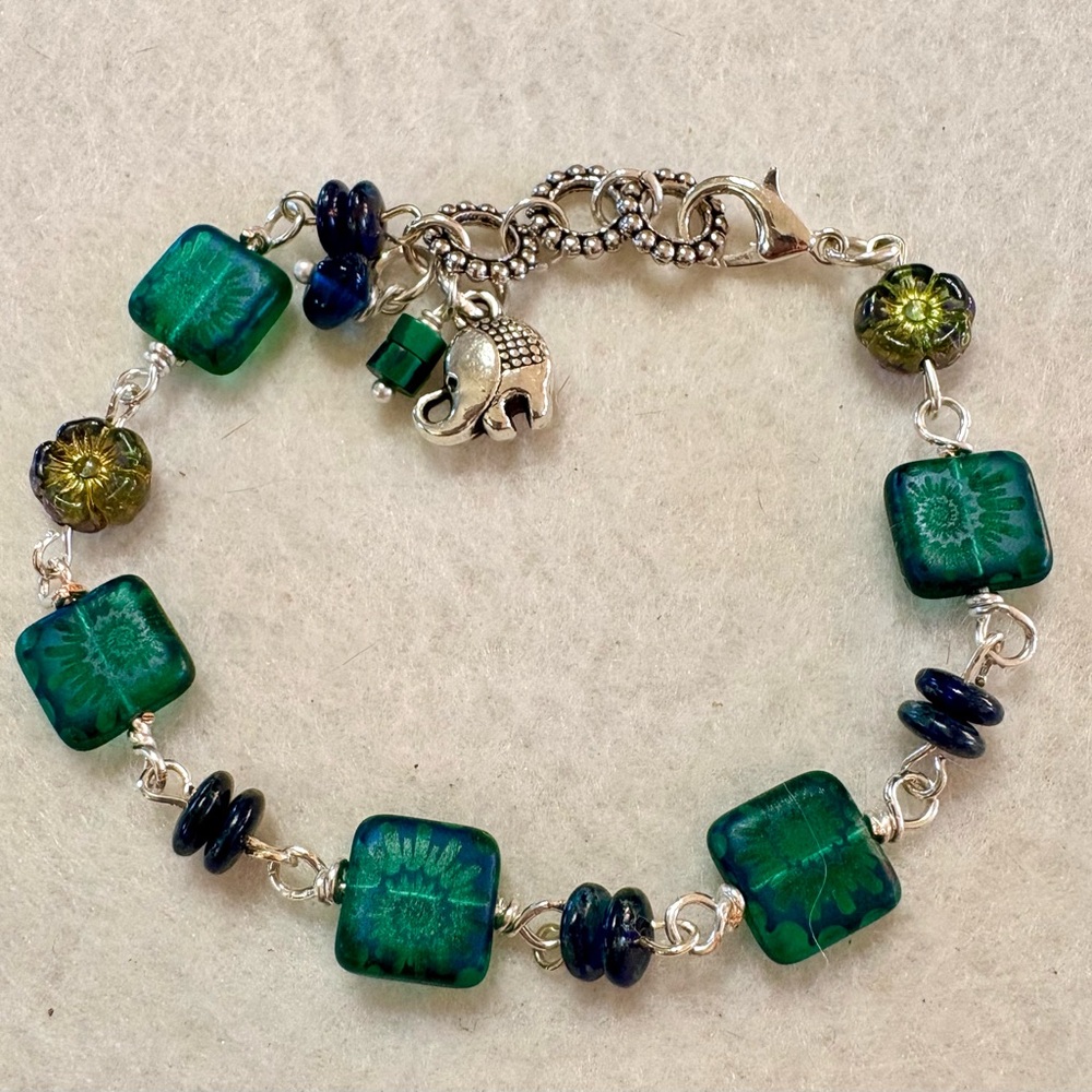 Elegant Green Czech Glass Sea Anemone Beaded Bracelet